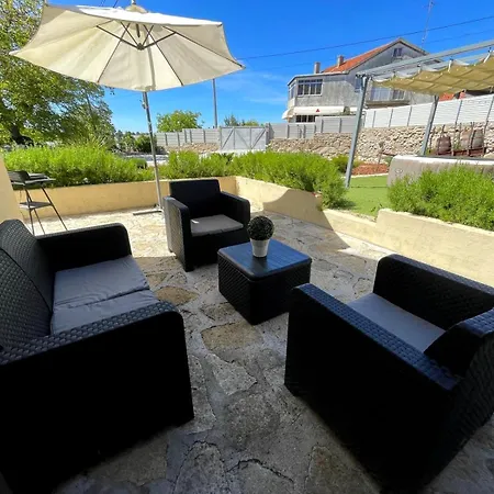 Cantinho D'aldeia - Jacuzzi Holiday home