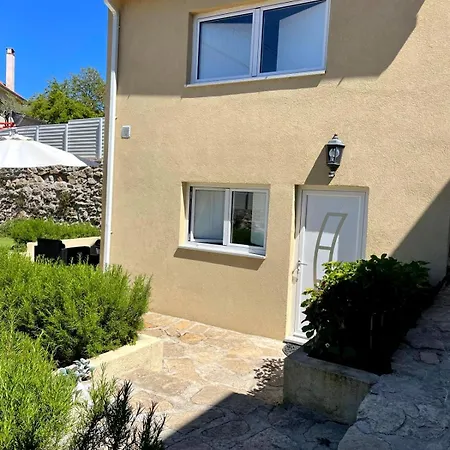 Cantinho D'aldeia - Jacuzzi Nyaraló *