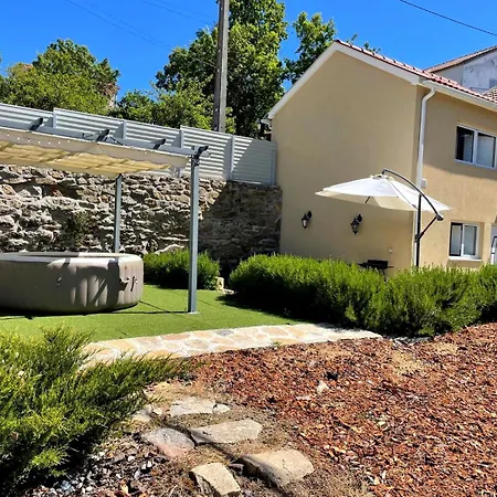 Cantinho D'aldeia - Jacuzzi Holiday home Guarda