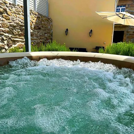 Cantinho D'aldeia - Jacuzzi Holiday home Guarda